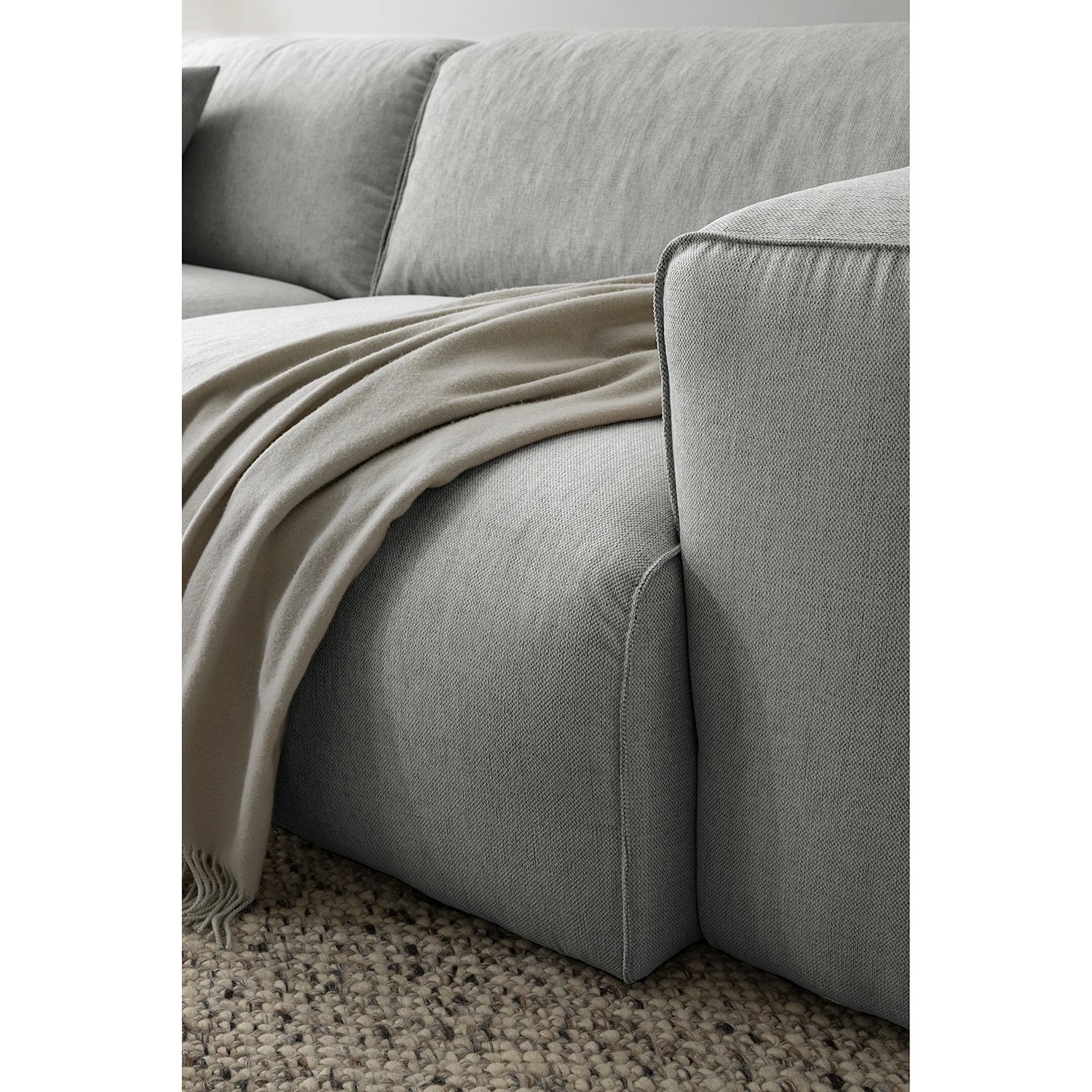 Studio Copenhagen Canapé 3 places HUDSON - Tissu Saia: Gris clair 7 Studio Copenhagen Canapé 3 places HUDSON - Tissu Saia: Gris clair – Image 5