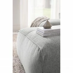 Studio Copenhagen Repose-pieds capitonné HUDSON - Tissu Saia: Gris clair -loftscape Boutique 1000011005 201130 15532700155 DETAILS P000000001000011005