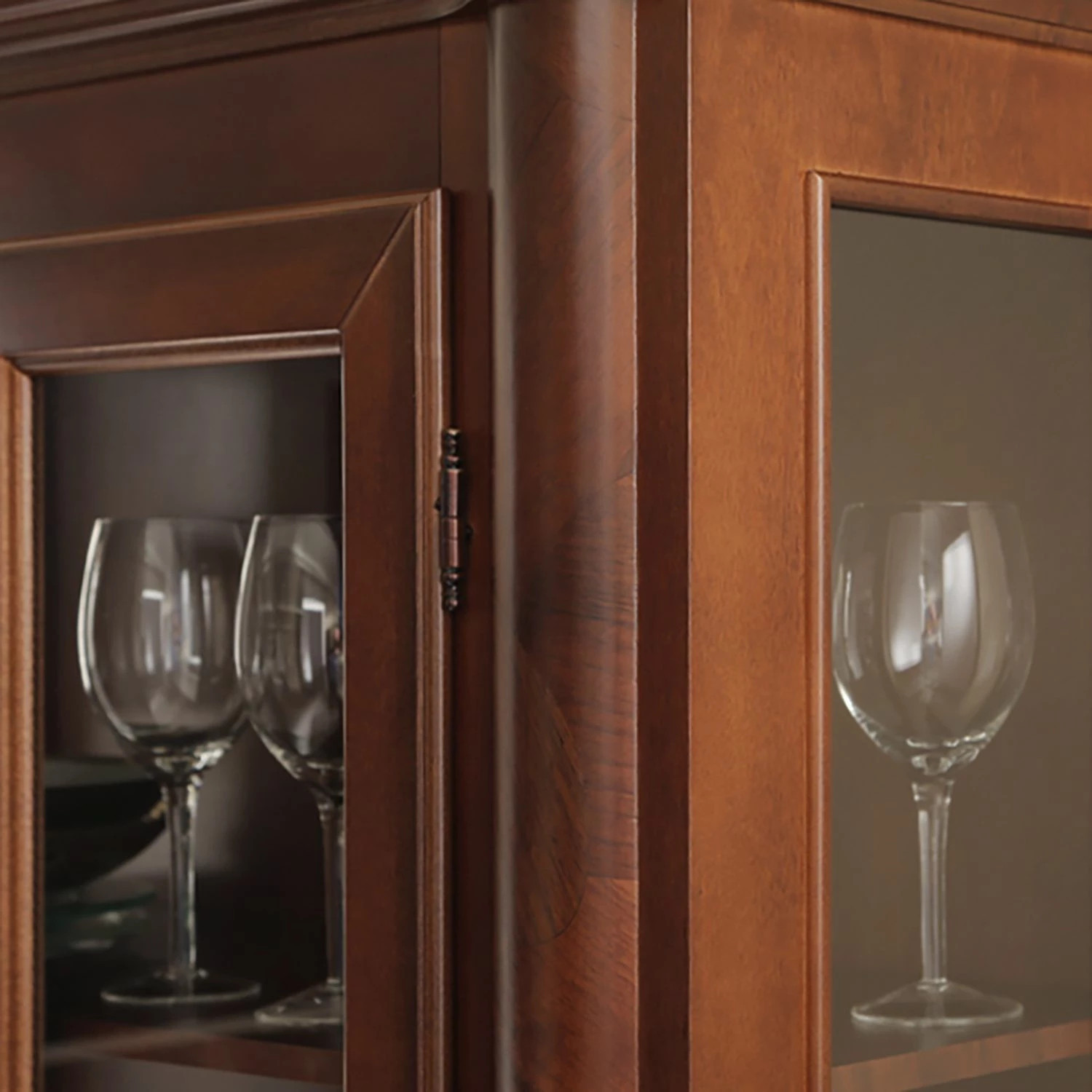 Montreux Vitrine Pevy 11 Montreux Vitrine Pevy – Image 9