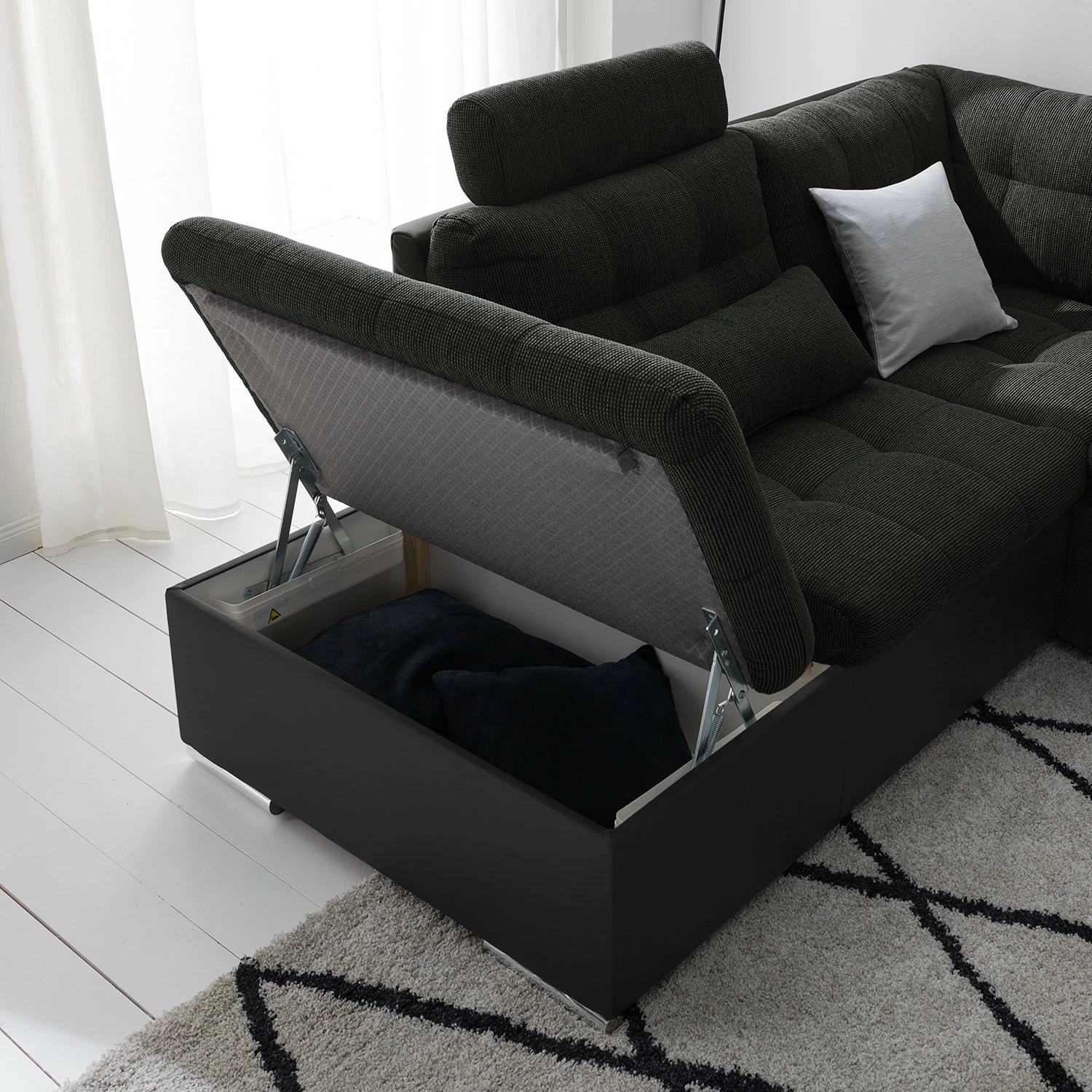 Fredriks Canapé panoramique Puntiro I - Tissu - Cuir synthétique Lilo / Tissu structuré Satur: Noit / Anthracite - Méridienne courte à droite / longue à gauche (vue de face) 16 Fredriks Canapé panoramique Puntiro I - Tissu - Cuir synthétique Lilo / Tissu structuré Satur: Noit / Anthracite - Méridienne courte à droite / longue à gauche (vue de face) – Image 14