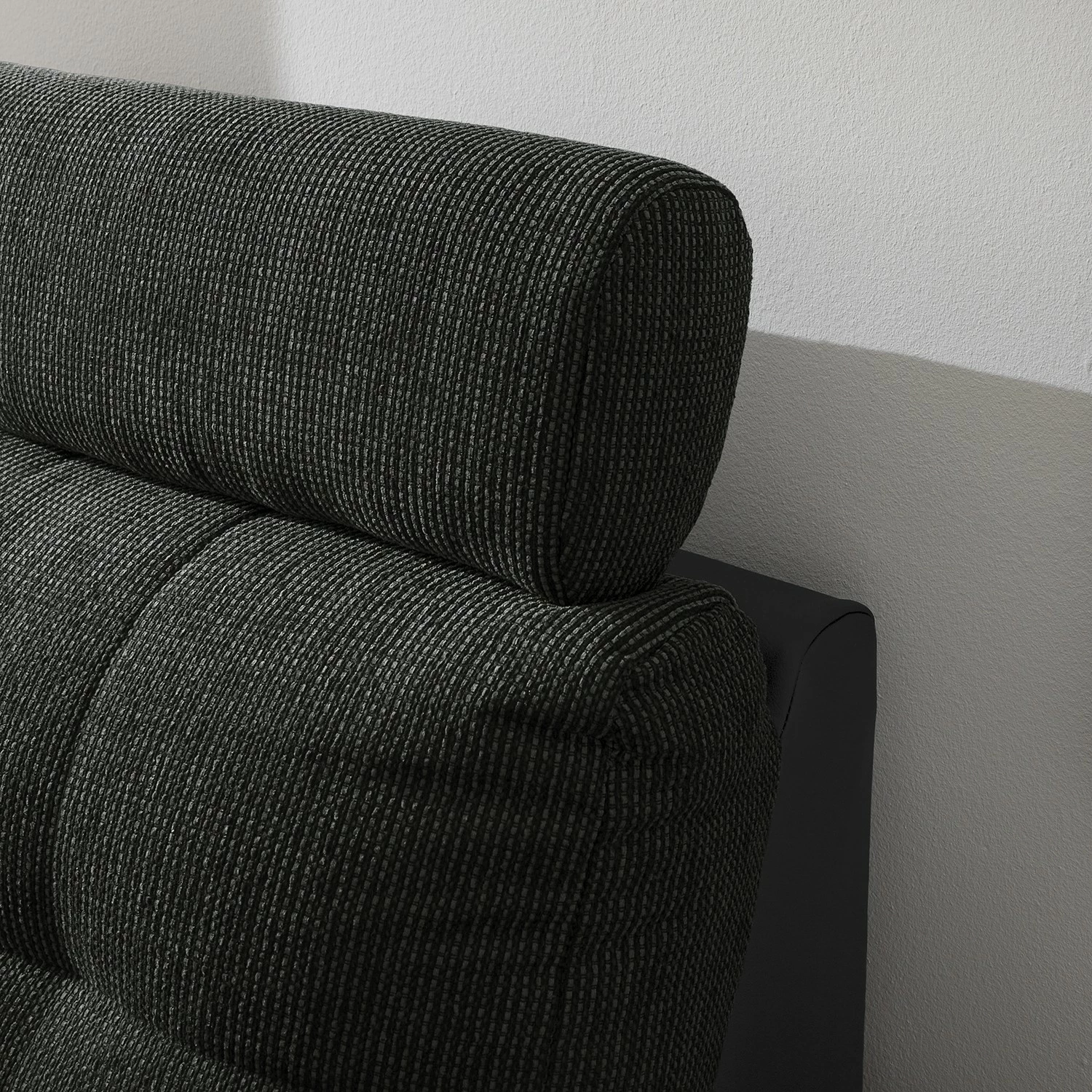 Fredriks Canapé panoramique Puntiro I - Tissu - Cuir synthétique Lilo / Tissu structuré Satur: Noit / Anthracite - Méridienne courte à droite / longue à gauche (vue de face) 19 Fredriks Canapé panoramique Puntiro I - Tissu - Cuir synthétique Lilo / Tissu structuré Satur: Noit / Anthracite - Méridienne courte à droite / longue à gauche (vue de face) – Image 17