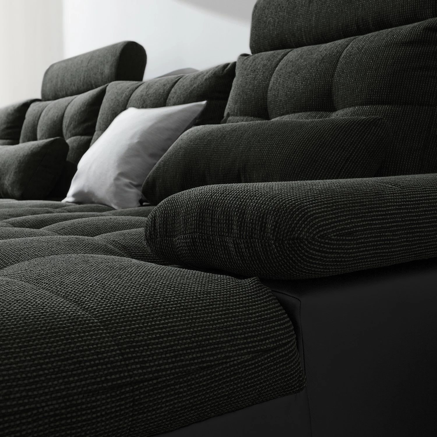 Fredriks Canapé panoramique Puntiro I - Tissu - Cuir synthétique Lilo / Tissu structuré Satur: Noit / Anthracite - Méridienne courte à droite / longue à gauche (vue de face) 20 Fredriks Canapé panoramique Puntiro I - Tissu - Cuir synthétique Lilo / Tissu structuré Satur: Noit / Anthracite - Méridienne courte à droite / longue à gauche (vue de face) – Image 18