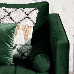 Eva Padberg Collection Canapé d'angle LAONA - Velours Pauno: Vert foncé - Méridienne courte à droite (vue de face) - Avec repose-pieds 30 Eva Padberg Collection Canapé d'angle LAONA - Velours Pauno: Vert foncé - Méridienne courte à droite (vue de face) - Avec repose-pieds -loftscape Boutique 1000032242 200603 12035100238 DETAILS P000000001000032242