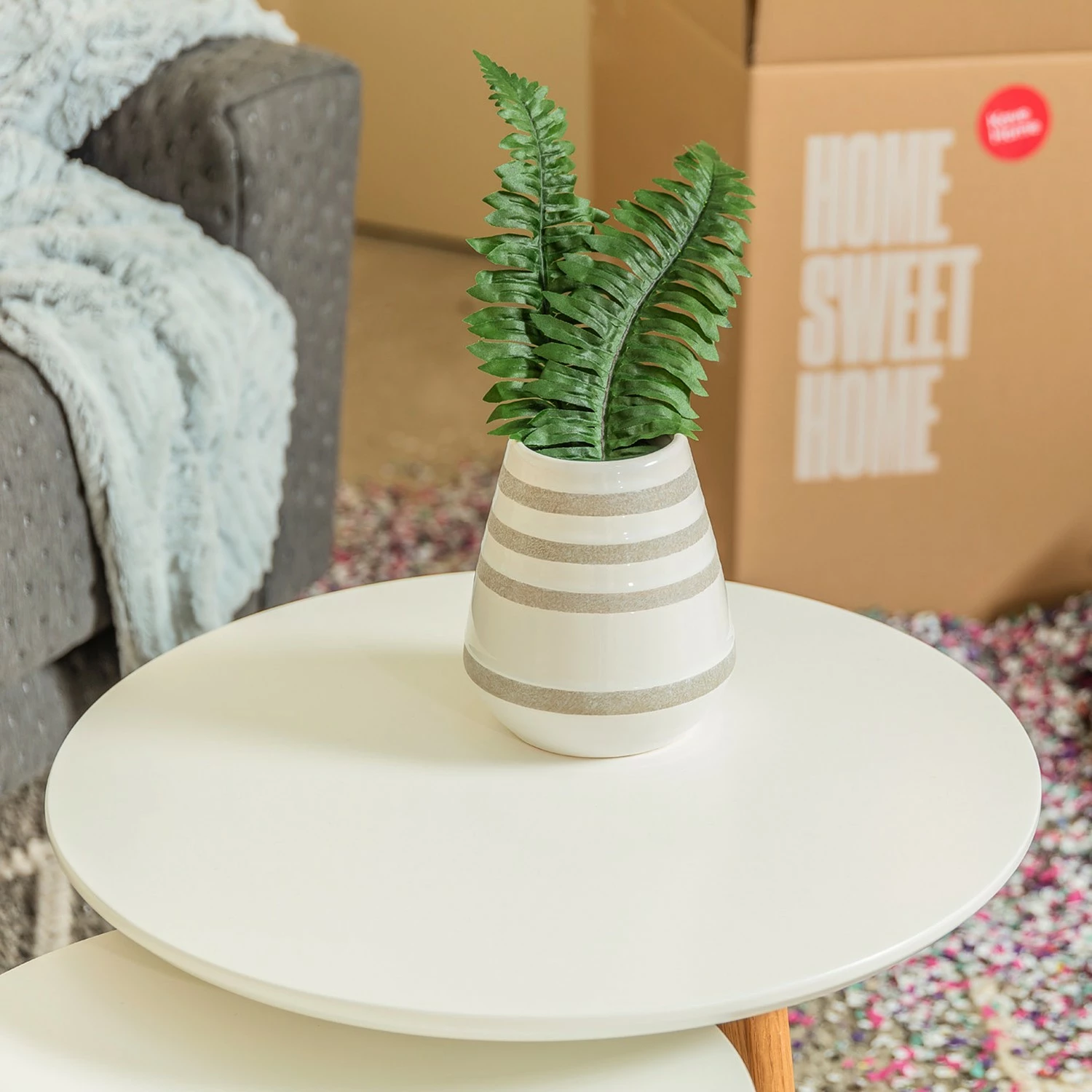 Mørteens Tables d'appoint Ockelbo (lot de 2) - Blanc / Chêne partiellement massif 6 Mørteens Tables d'appoint Ockelbo (lot de 2) - Blanc / Chêne partiellement massif – Image 4