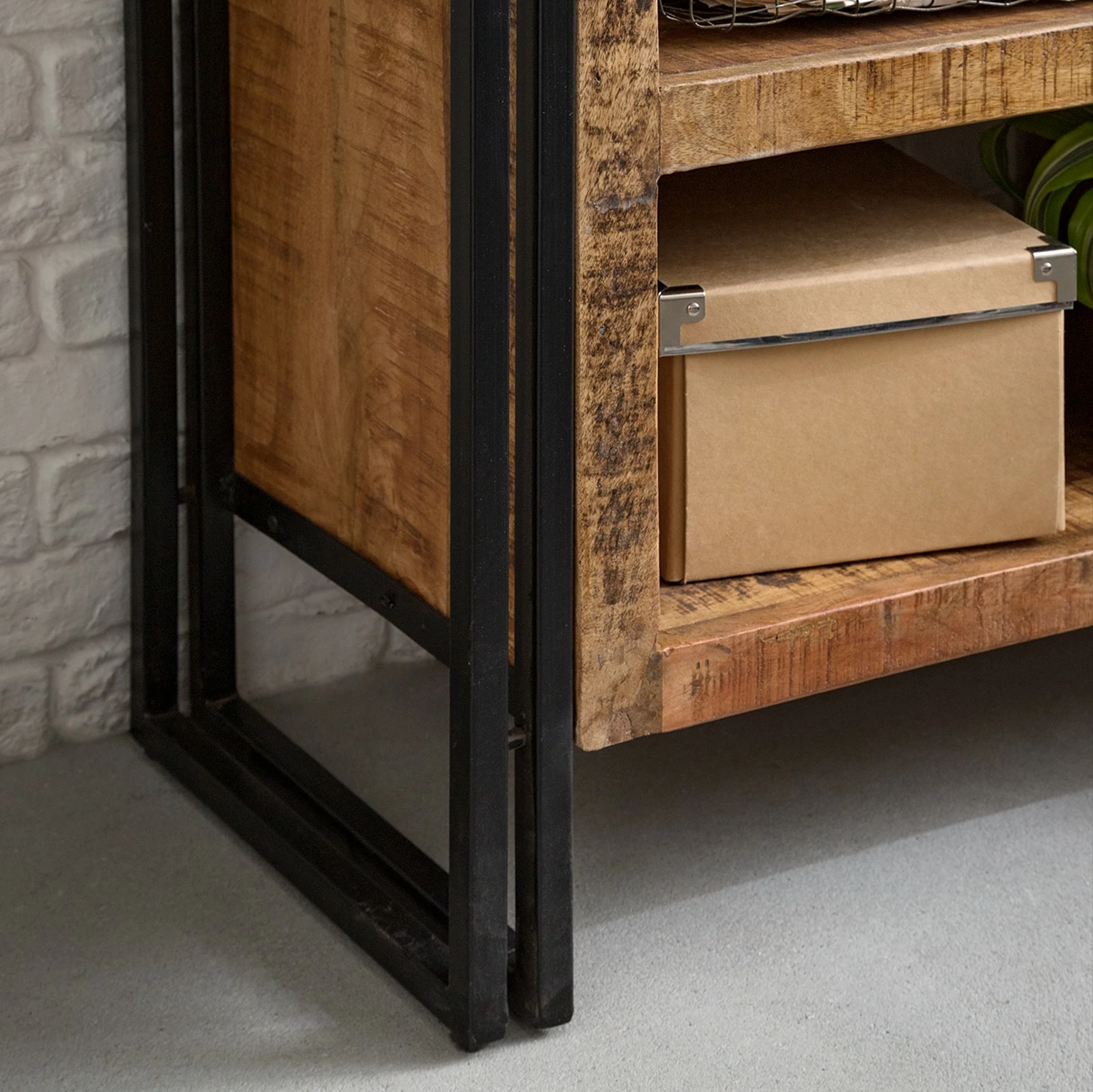 Wolf-Möbel Étagère Iron II - Manguier massif / Fer 11 Wolf-Möbel Étagère Iron II - Manguier massif / Fer – Image 9