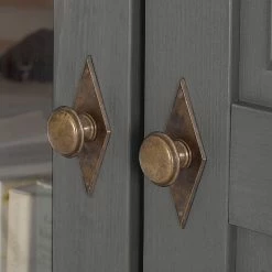 Maison Belfort Armoire vitrine Bergen - Epicéa gris / Epicéa lessivé 20 Maison Belfort Armoire vitrine Bergen - Epicéa gris / Epicéa lessivé -loftscape Boutique 1000104342 211122 08320700668 DETAILS P000000001000104342