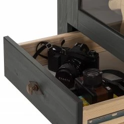 Maison Belfort Armoire vitrine Bergen - Epicéa gris / Epicéa lessivé 22 Maison Belfort Armoire vitrine Bergen - Epicéa gris / Epicéa lessivé -loftscape Boutique 1000104342 211122 08320700700 DETAILS P000000001000104342