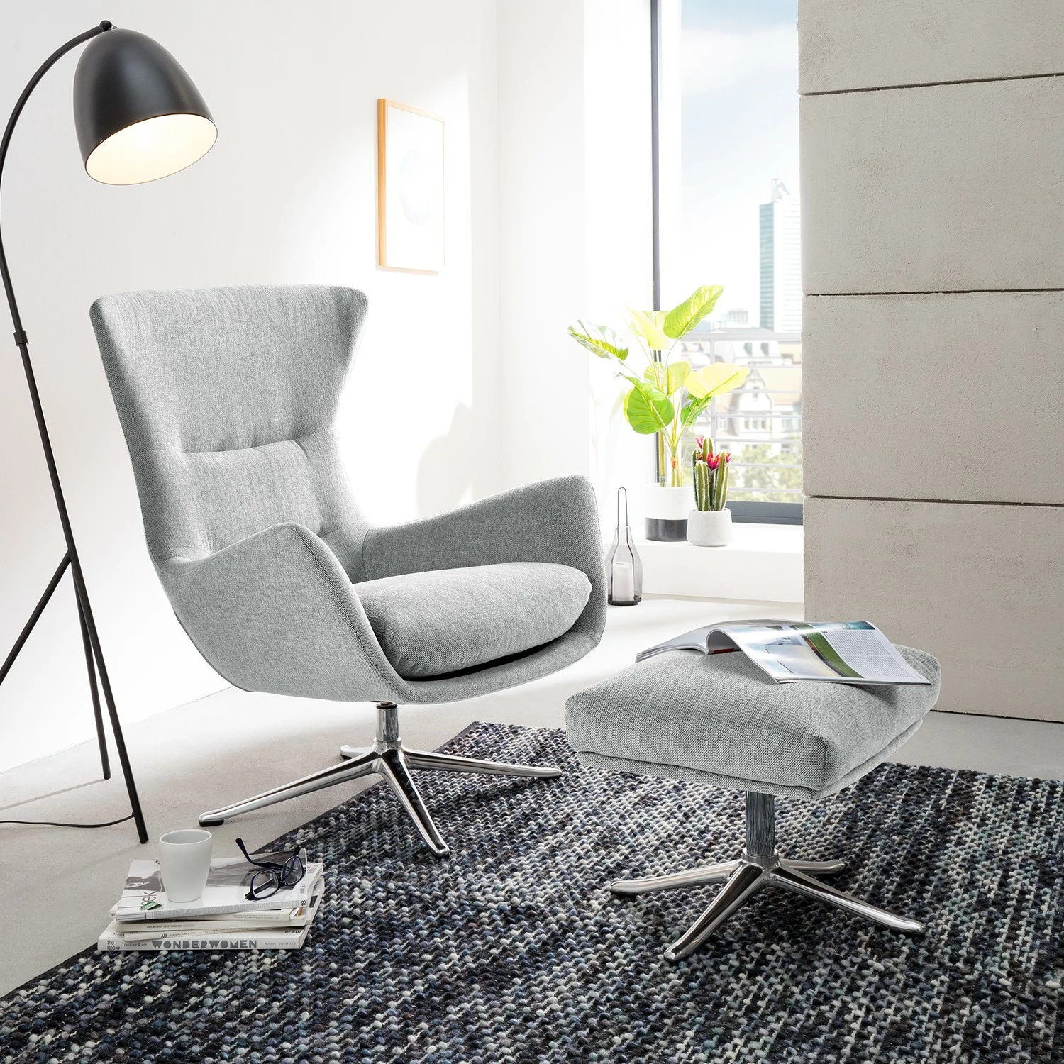 Studio Copenhagen Fauteuil Hepburn III - Tissu Saia: Gris clair - Chrome brillant 4 Studio Copenhagen Fauteuil Hepburn III - Tissu Saia: Gris clair - Chrome brillant – Image 2