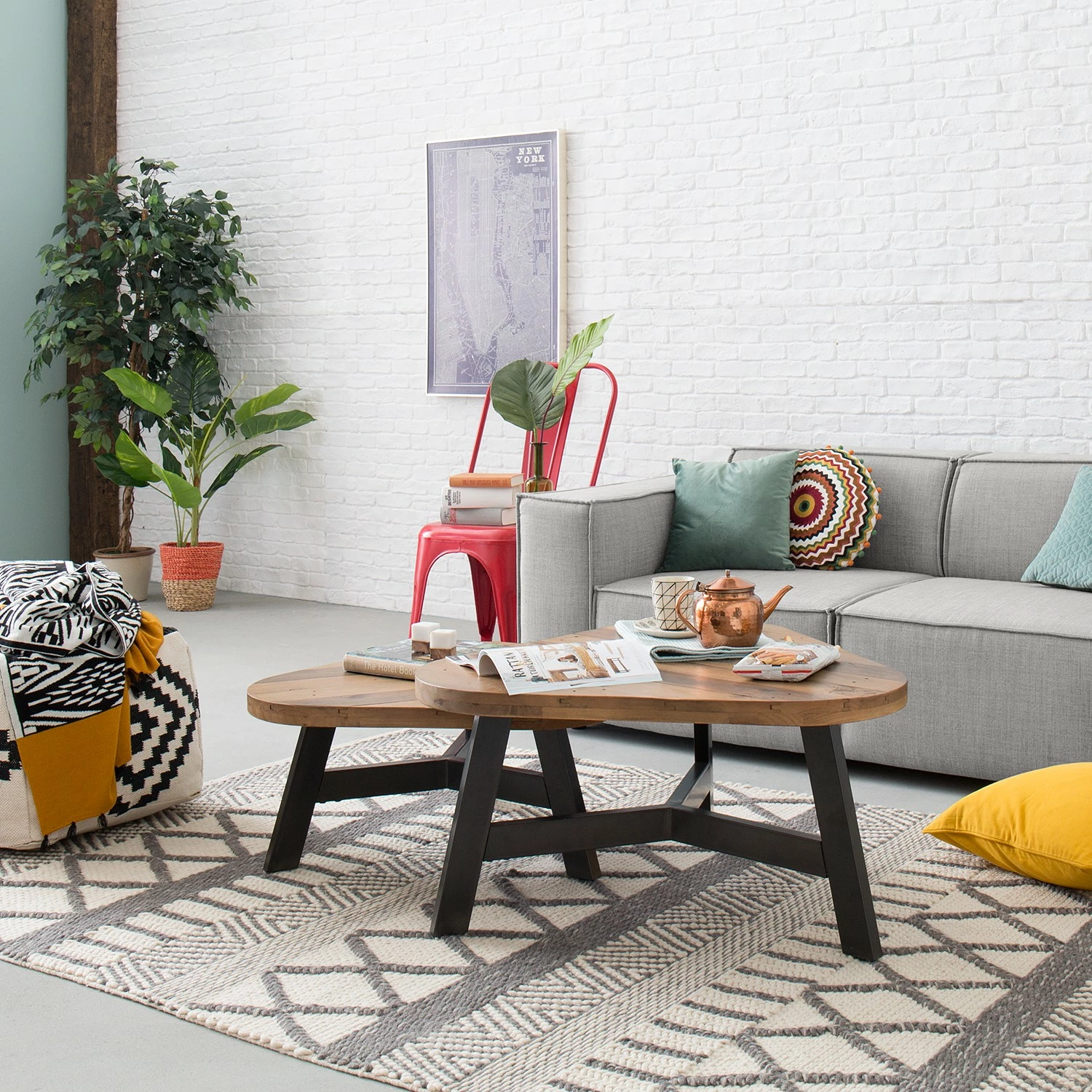 Ars manufacti Table basse Tamati II - Pin ancien / Métal - Pin foncé / Noir 5 Ars manufacti Table basse Tamati II - Pin ancien / Métal - Pin foncé / Noir – Image 3