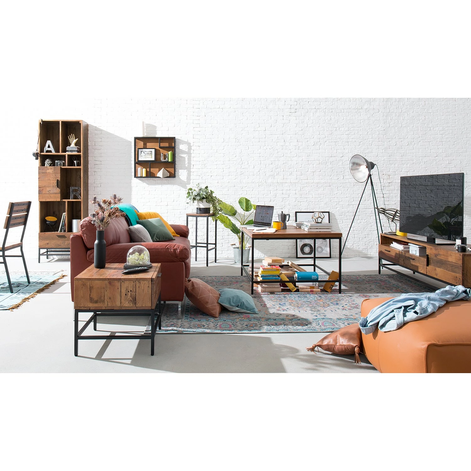 Ars manufacti Meuble TV Grasby I - Pin recyclé / Métal - Pin foncé / Noir 5 Ars manufacti Meuble TV Grasby I - Pin recyclé / Métal - Pin foncé / Noir – Image 3