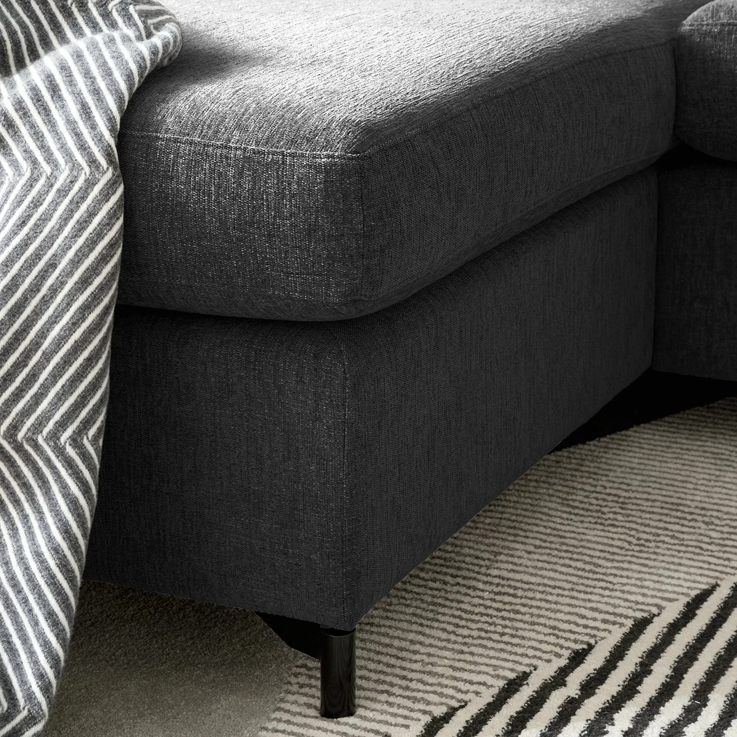 Fredriks Canapé d’angle Cipo I - Noir chiné - Méridienne courte à gauche (vue de face) 14 Fredriks Canapé d’angle Cipo I - Noir chiné - Méridienne courte à gauche (vue de face) – Image 12