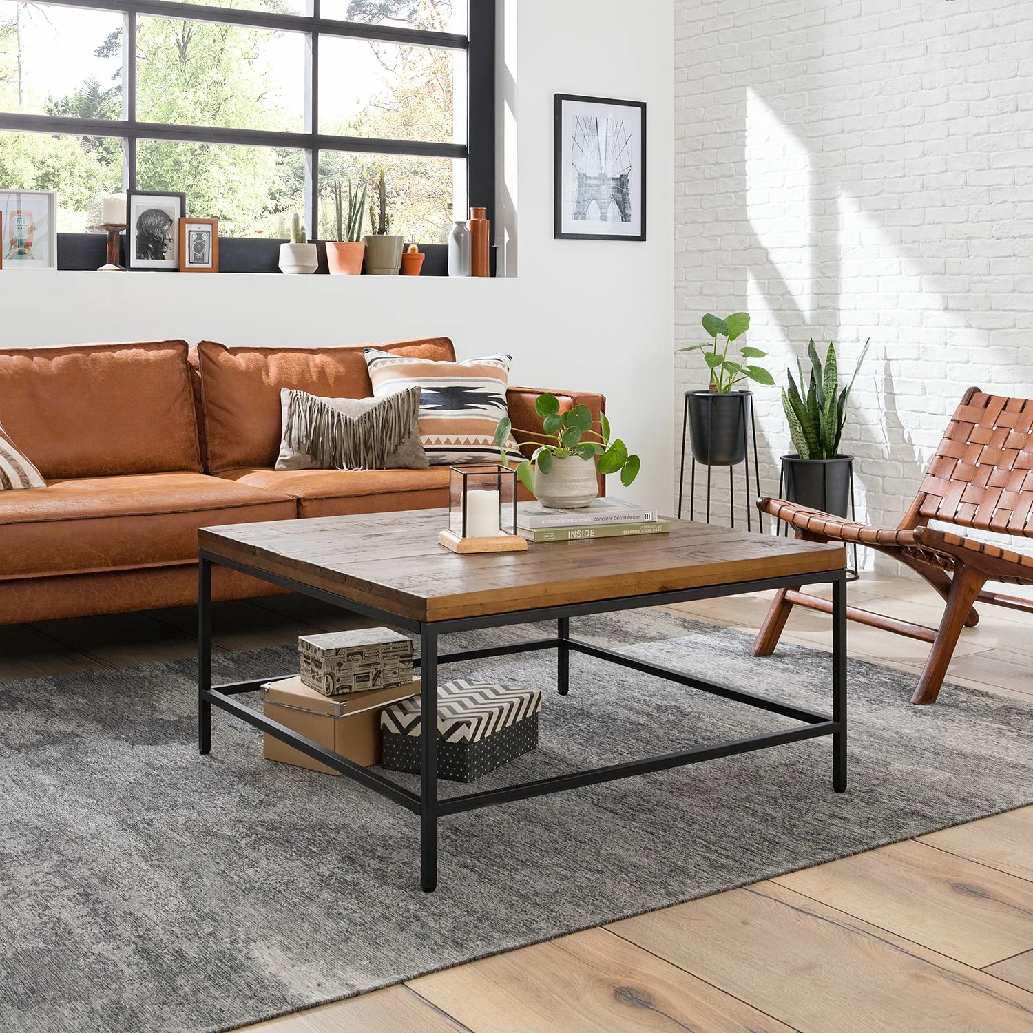 Ars manufacti Table basse Grasby - Pin recyclé / Métal - Pin foncé / Noir 6 Ars manufacti Table basse Grasby - Pin recyclé / Métal - Pin foncé / Noir – Image 4