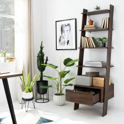 Mørteens Étagère Gjora - Partiellement en hévéa massif - Noyer 17 Mørteens Étagère Gjora - Partiellement en hévéa massif - Noyer -loftscape Boutique 1000123440 190321 17262300002 MOOD GALLERYIMAGES P000000001000123440 mood