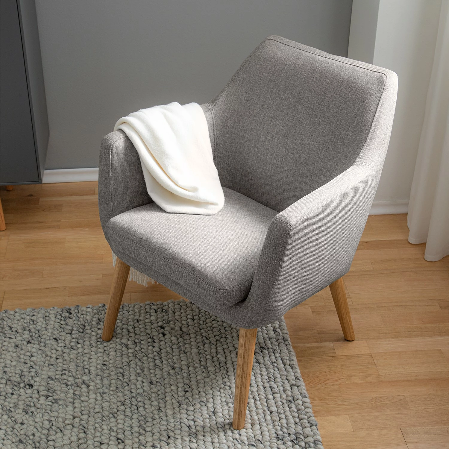 Mørteens Fauteuil Nicholas - Tissu - Gris clair 5 Mørteens Fauteuil Nicholas - Tissu - Gris clair – Image 3