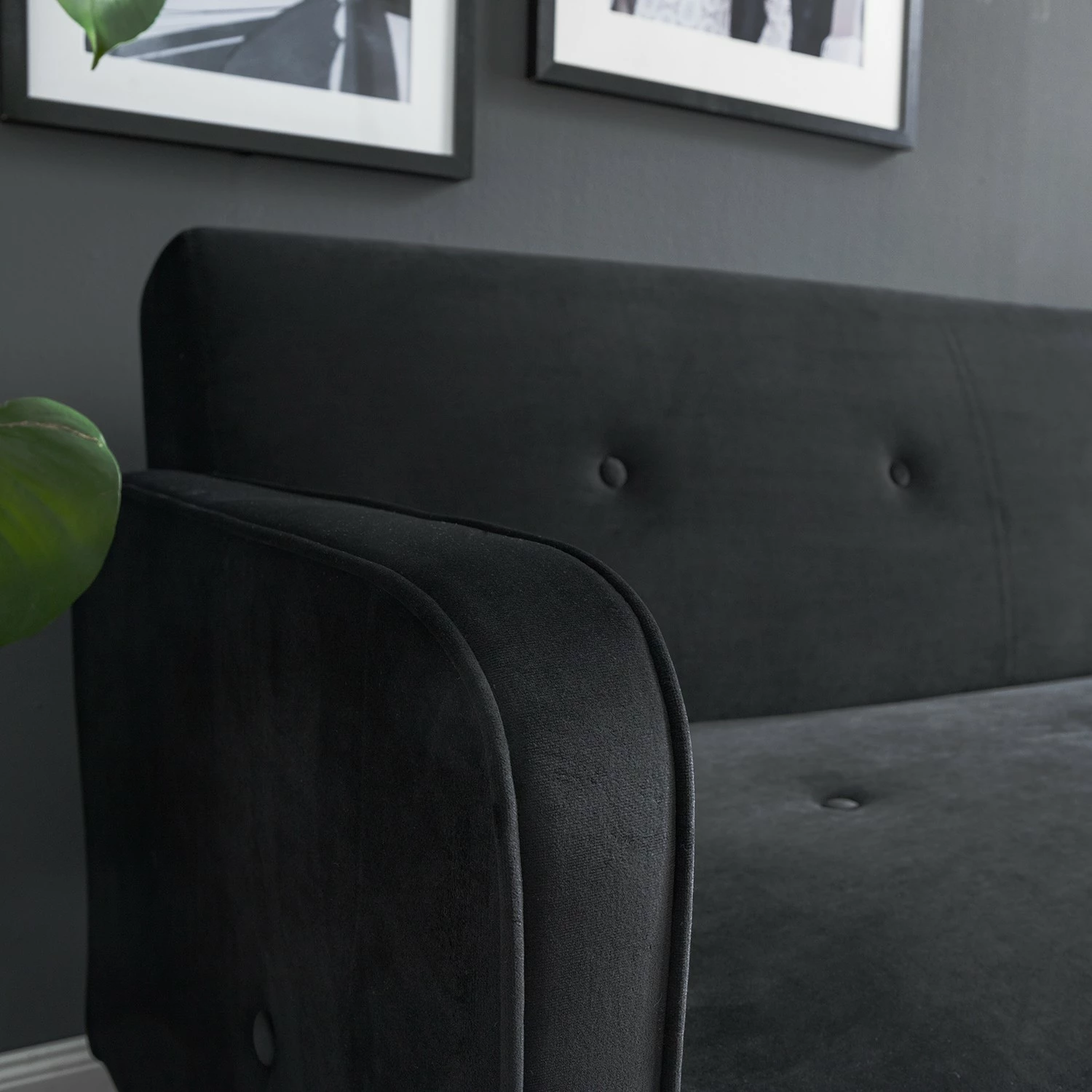 Jack & Alice Canapé convertible Daru I - Velours - Noir 18 Jack & Alice Canapé convertible Daru I - Velours - Noir – Image 16