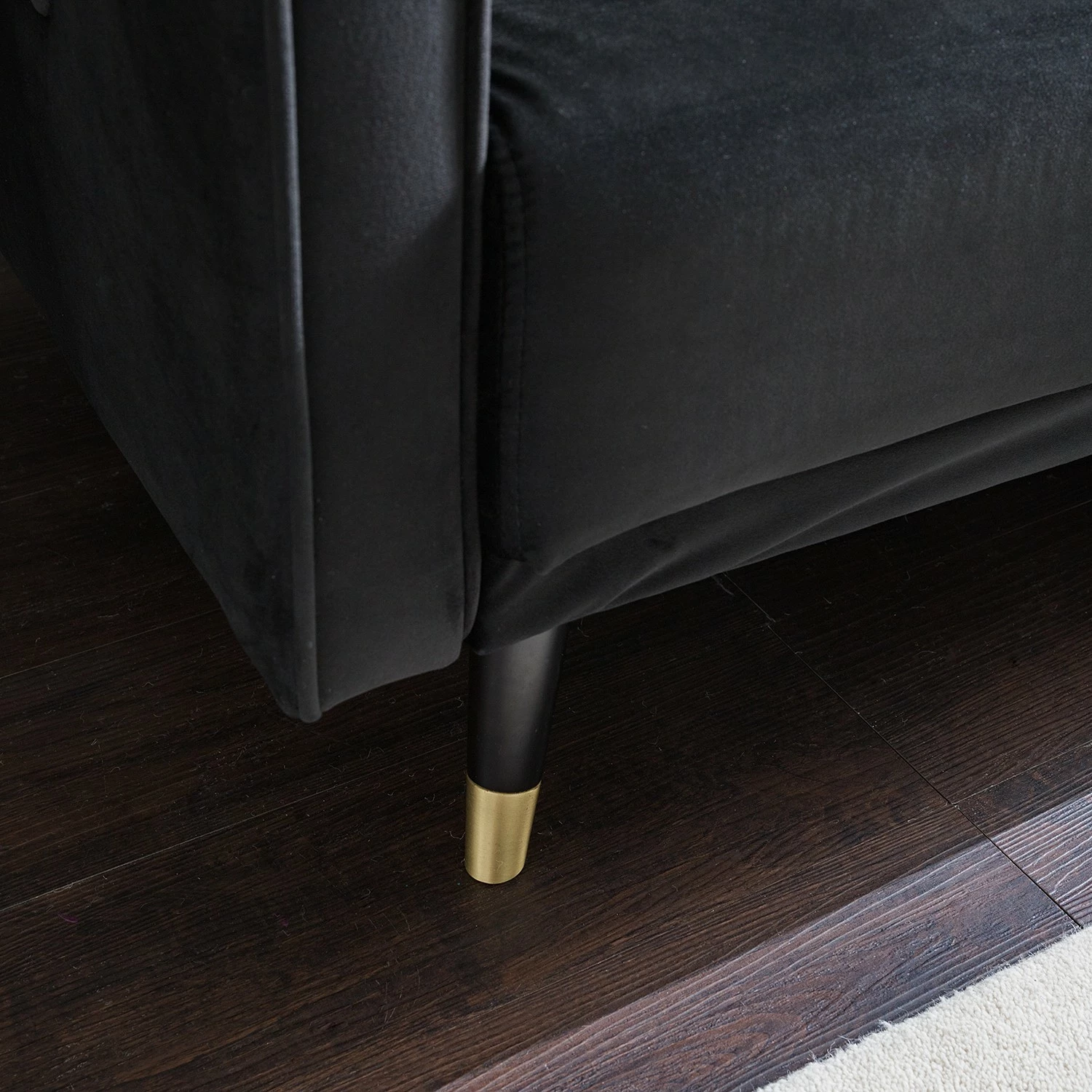 Jack & Alice Canapé convertible Daru I - Velours - Noir 16 Jack & Alice Canapé convertible Daru I - Velours - Noir – Image 14