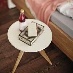 Now! by hülsta Table d'appoint hülsta now V - Partiellement en chêne massif - Blanc laqué -loftscape Boutique 1000133349 181001 08062902 MOOD GALLERYIMAGES P000000001000133349 mood