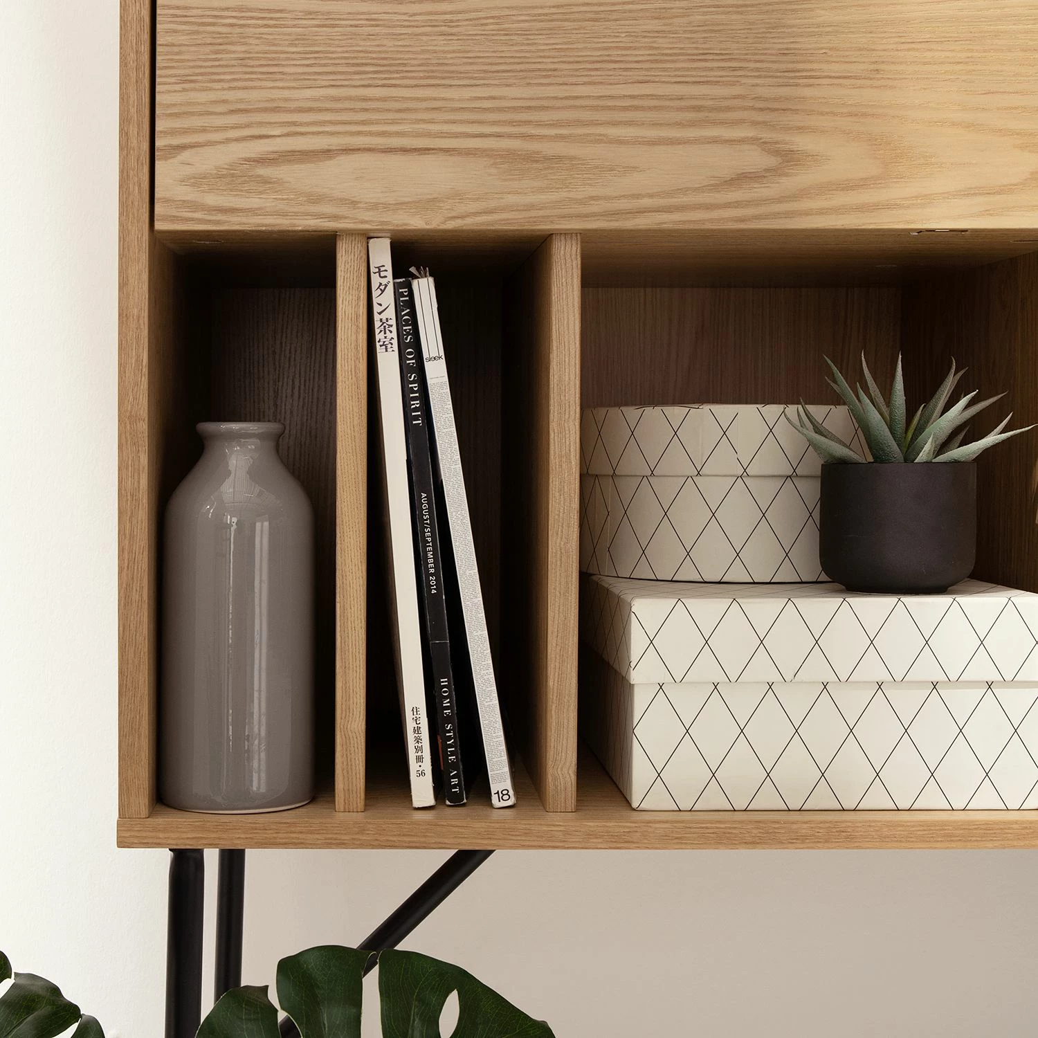 Studio Copenhagen Commode Vallsta II - Frêne / Noir 19 Studio Copenhagen Commode Vallsta II - Frêne / Noir – Image 17