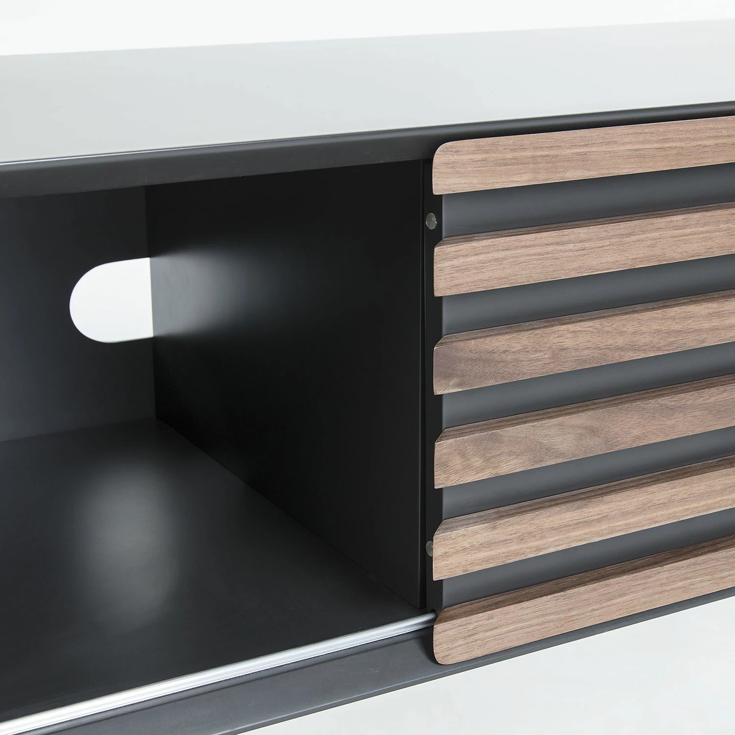 Norrwood Meuble TV Kipra II - Noyer contreplaqué - Graphite 8 Norrwood Meuble TV Kipra II - Noyer contreplaqué - Graphite – Image 6