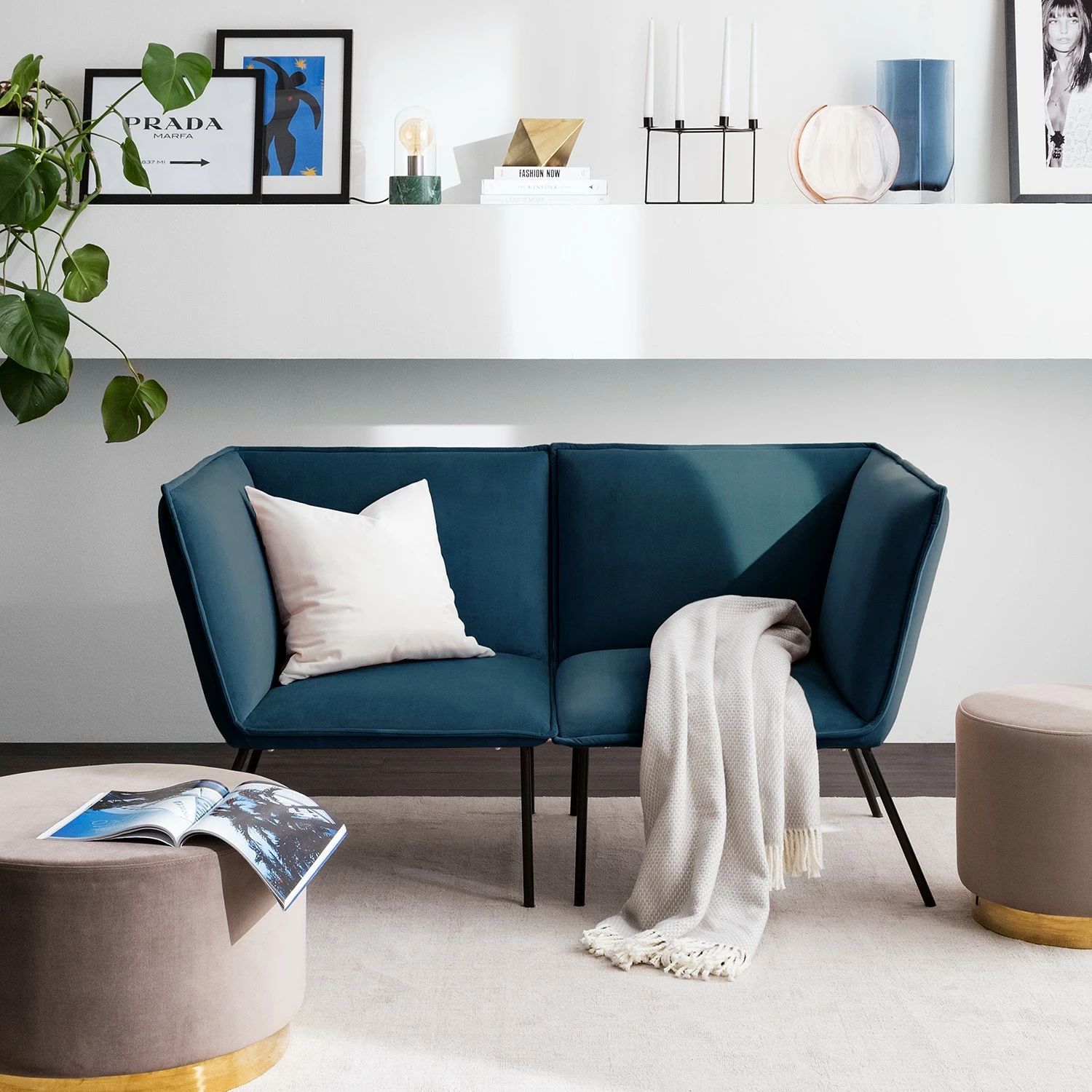 Jack & Alice Canapé Dorado (2 places) - Velours - Bleu marine 4 Jack & Alice Canapé Dorado (2 places) - Velours - Bleu marine – Image 2