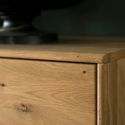 Naturoo Buffet haut Kiah II - Chêne à nœuds massif 21 Naturoo Buffet haut Kiah II - Chêne à nœuds massif -loftscape Boutique 1000160255 200811 14171201867 DETAILS P000000001000160255