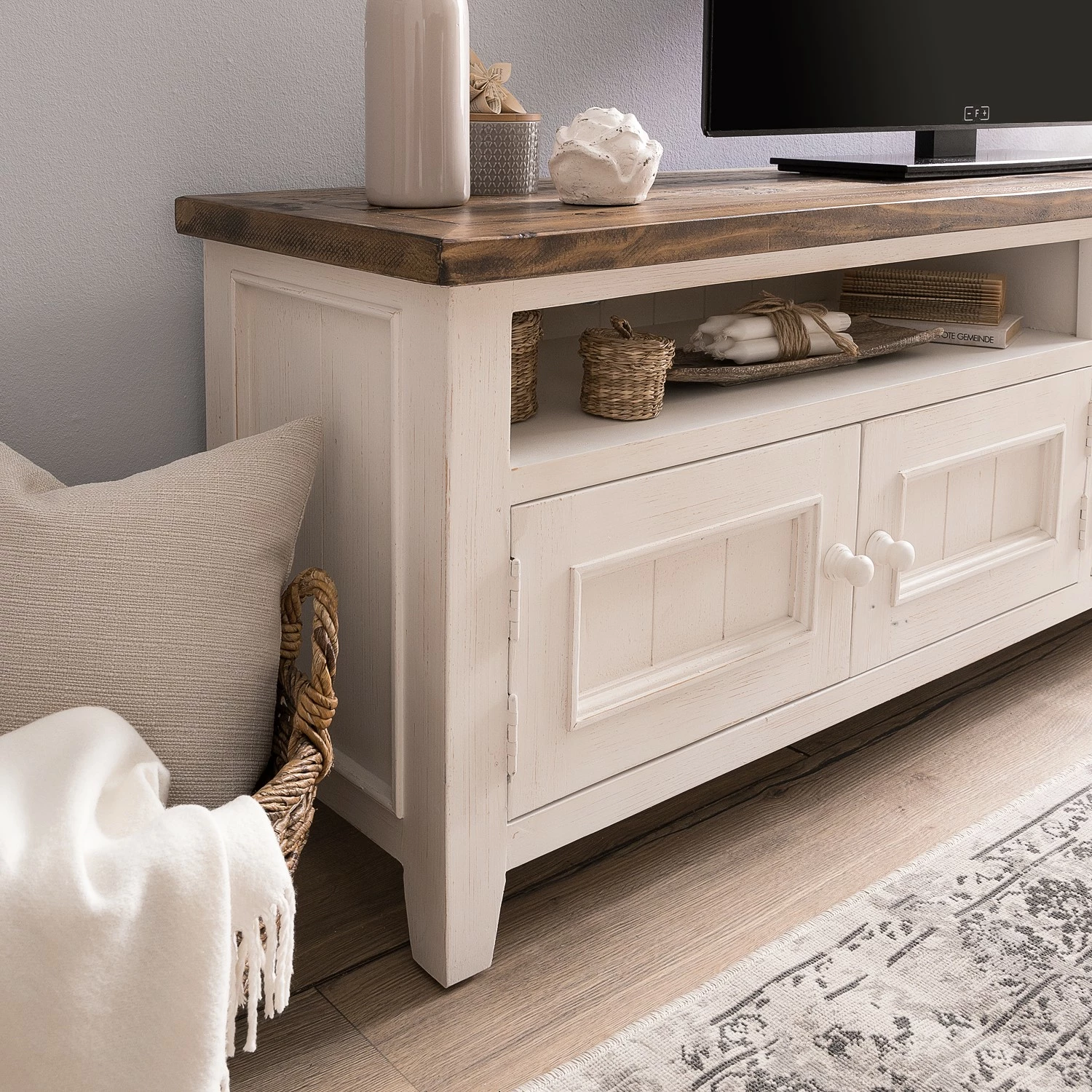 Maison Belfort Meuble TV Balignton - Pin massif - Pin blanc / Pin 11 Maison Belfort Meuble TV Balignton - Pin massif - Pin blanc / Pin – Image 9