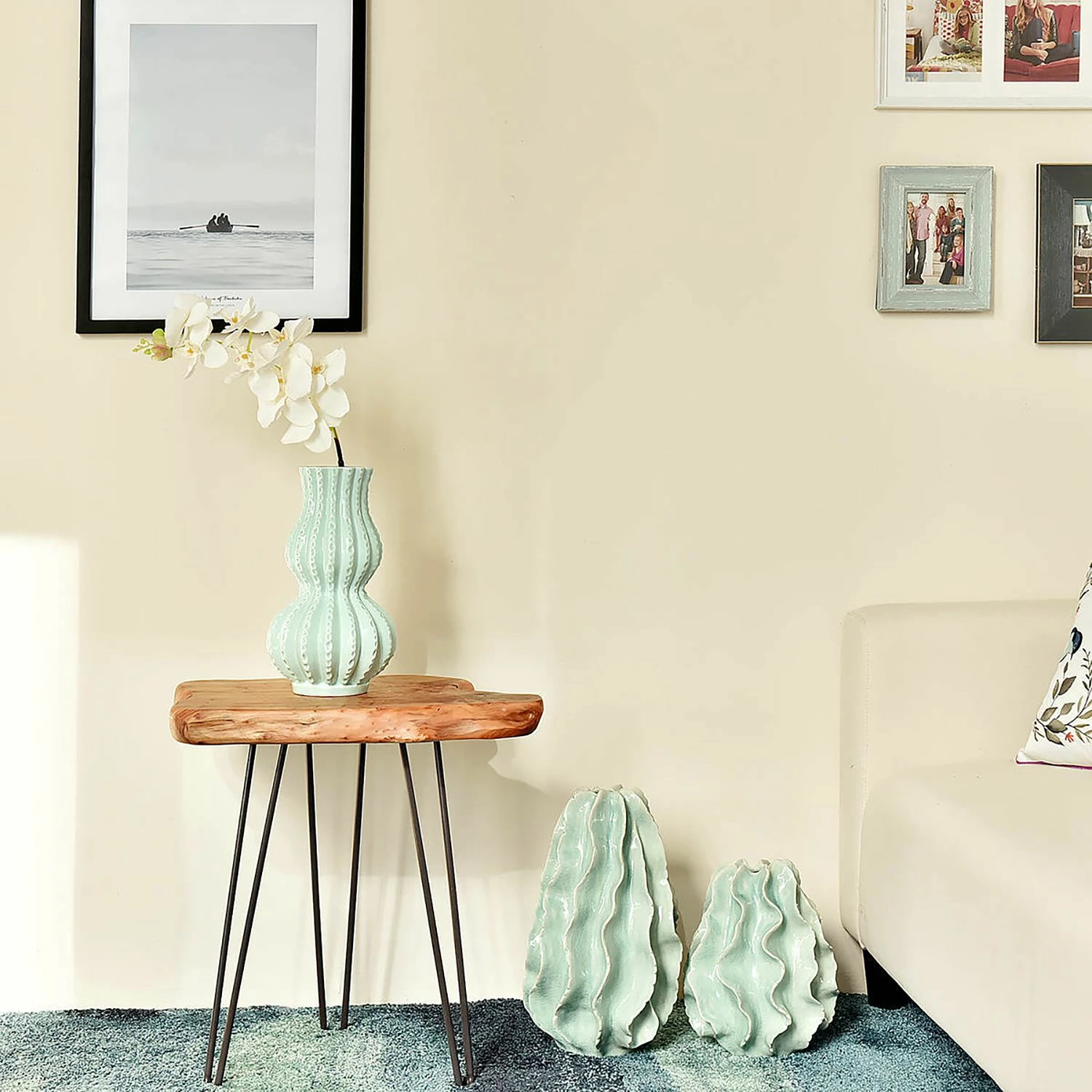 Kayoom Bout de canapé Woody I - Cèdre massif / Métal - Naturel / Noir 4 Kayoom Bout de canapé Woody I - Cèdre massif / Métal - Naturel / Noir – Image 2