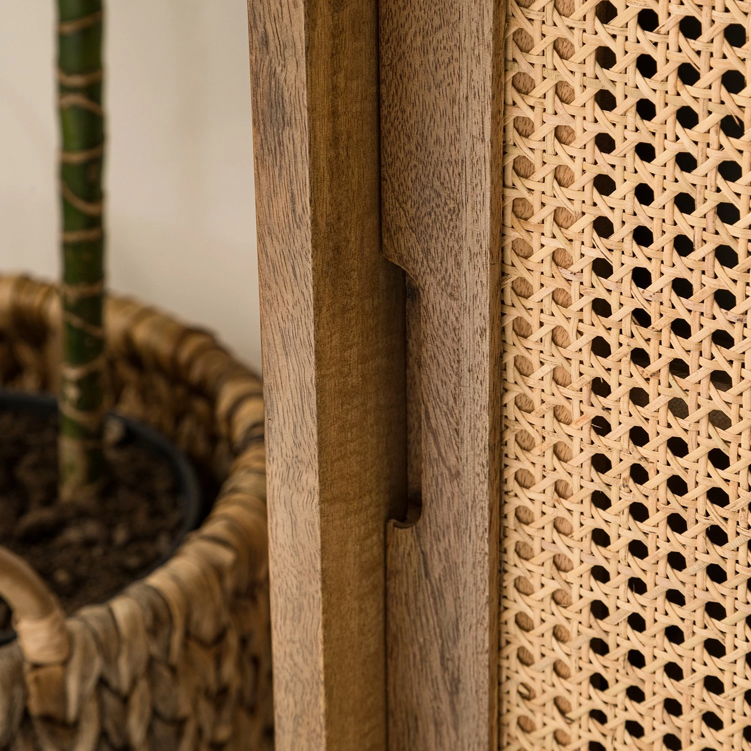 Ars manufacti Buffet Vina II - Manguier massif / Rotin - Manguier / Noir 12 Ars manufacti Buffet Vina II - Manguier massif / Rotin - Manguier / Noir – Image 10