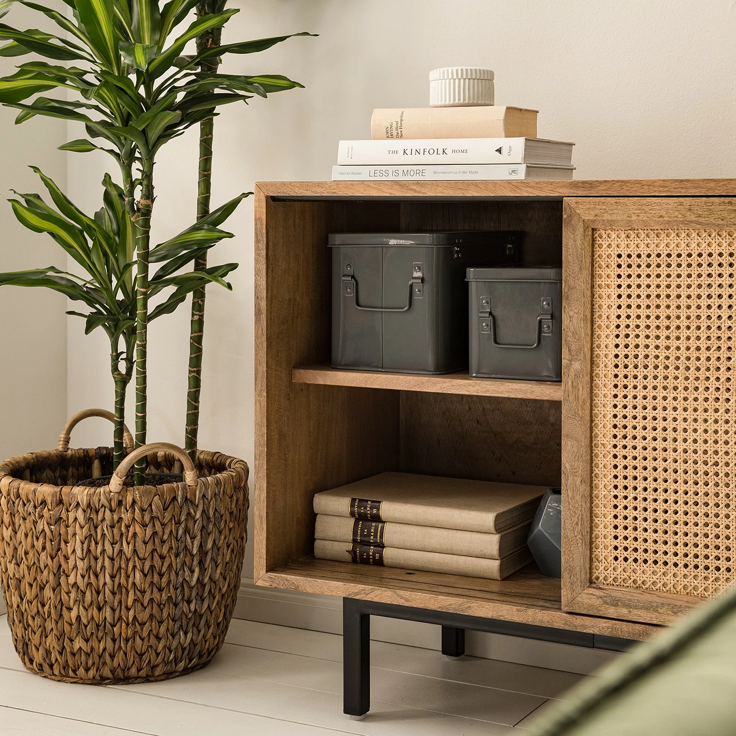 Ars manufacti Buffet Vina II - Manguier massif / Rotin - Manguier / Noir 14 Ars manufacti Buffet Vina II - Manguier massif / Rotin - Manguier / Noir – Image 12