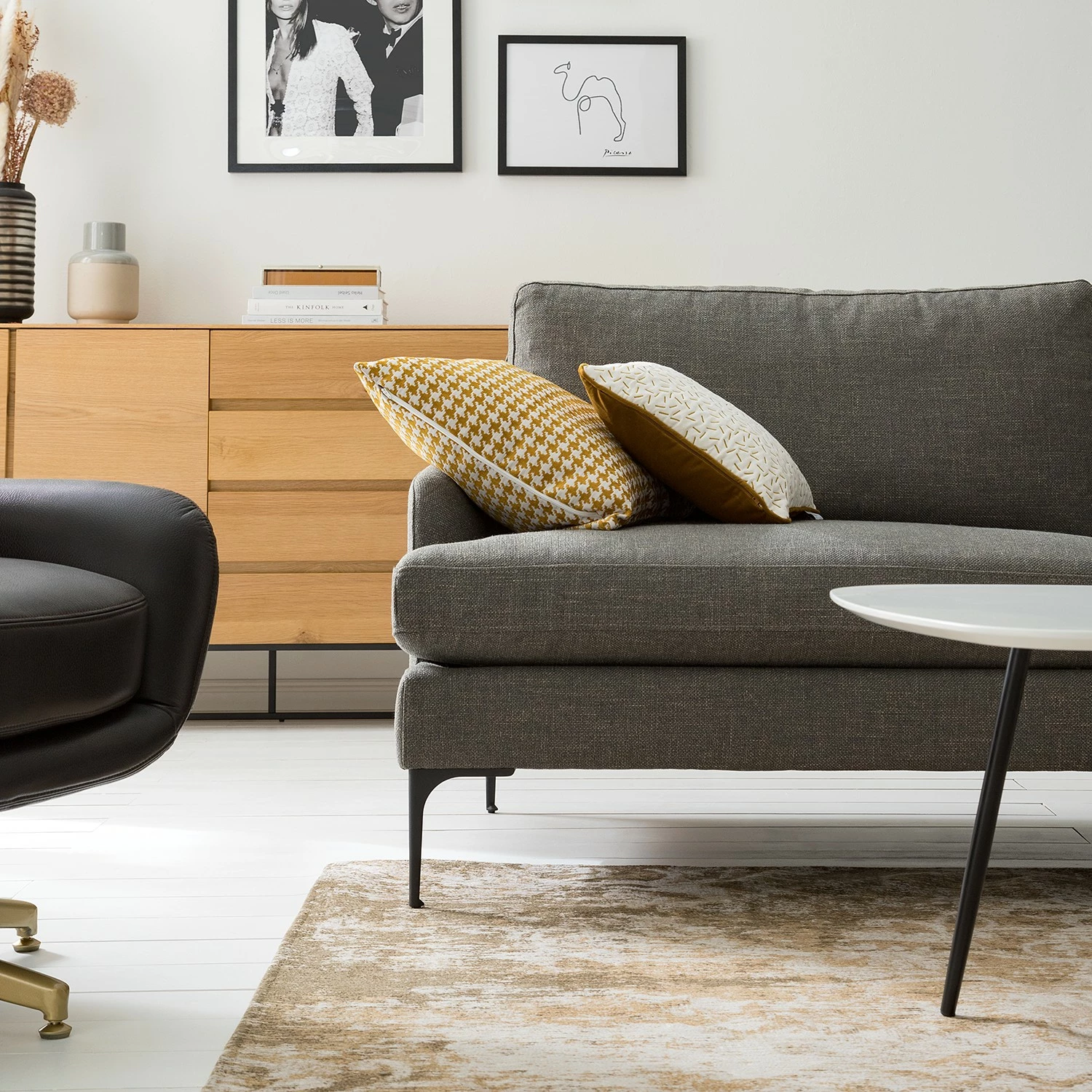 Studio Copenhagen Canapé Peritz (3 places) - Tissu - Gris / Beige 9 Studio Copenhagen Canapé Peritz (3 places) - Tissu - Gris / Beige – Image 7