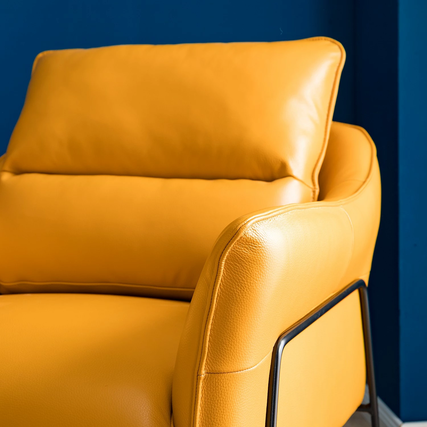 Studio Copenhagen Fauteuil Knokke II - Cuir véritable - Jaune doré 13 Studio Copenhagen Fauteuil Knokke II - Cuir véritable - Jaune doré – Image 11