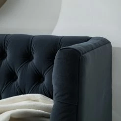 Jack & Alice Canapé Mindarie (3 places) - Velours - Bleu foncé 34 Jack & Alice Canapé Mindarie (3 places) - Velours - Bleu foncé -loftscape Boutique 1000180887 210202 11335700014 DETAILS P000000001000180887