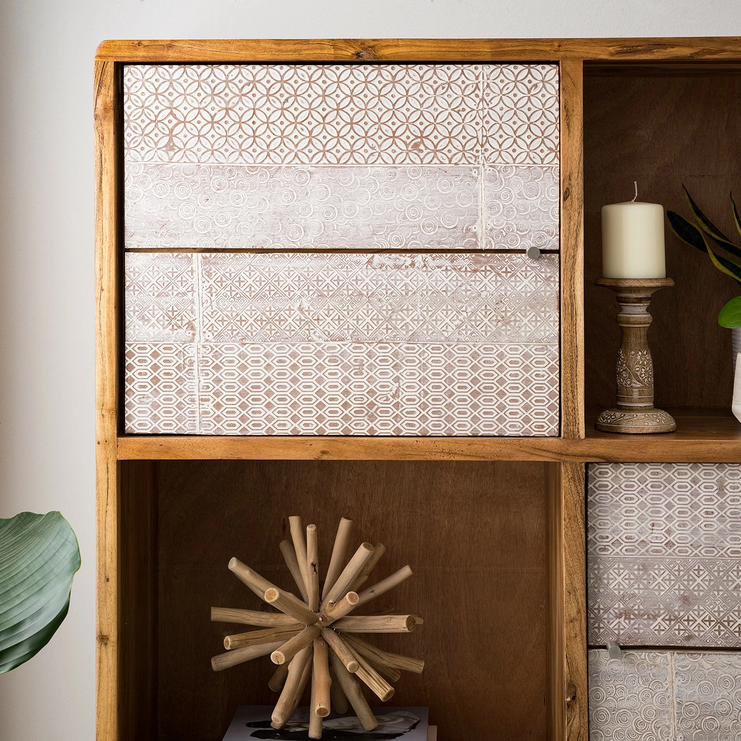 Ars manufacti Buffet haut Buuda - Partiellement en acacia massif - Écru / Acacia 5 Ars manufacti Buffet haut Buuda - Partiellement en acacia massif - Écru / Acacia – Image 3