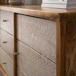 Ars manufacti Buffet bas Buuda - Partiellement en acacia massif - Écru / Acacia 22 Ars manufacti Buffet bas Buuda - Partiellement en acacia massif - Écru / Acacia -loftscape Boutique 1000182064 200227 06193300033 MOOD DETAILS P000000001000182064 mood