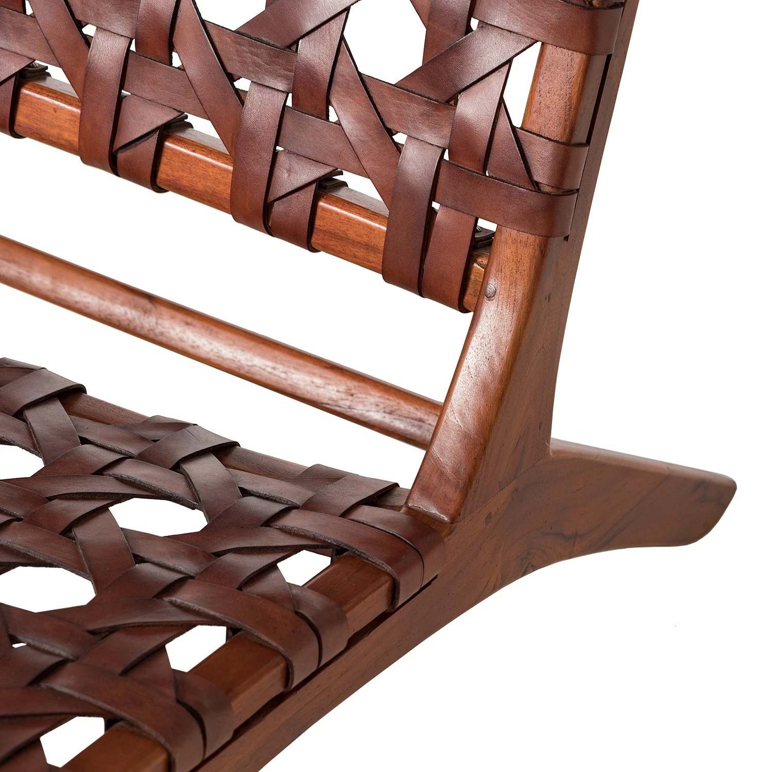 Ars manufacti Fauteuil design Copan - Cuir tressé / Teck massif - marron cognac / Teck 13 Ars manufacti Fauteuil design Copan - Cuir tressé / Teck massif - marron cognac / Teck – Image 11