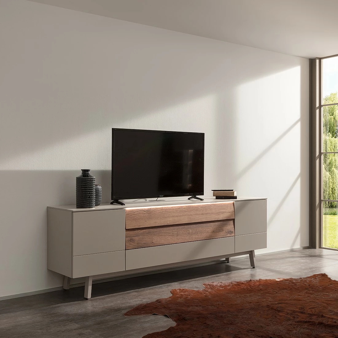 GWINNER Meuble TV Misano - Placage en bois véritable - Gris Sahara / Planches de chêne - Gris Sahara / Poutres en chêne - Avec éclairage 4 GWINNER Meuble TV Misano - Placage en bois véritable - Gris Sahara / Planches de chêne - Gris Sahara / Poutres en chêne - Avec éclairage – Image 2