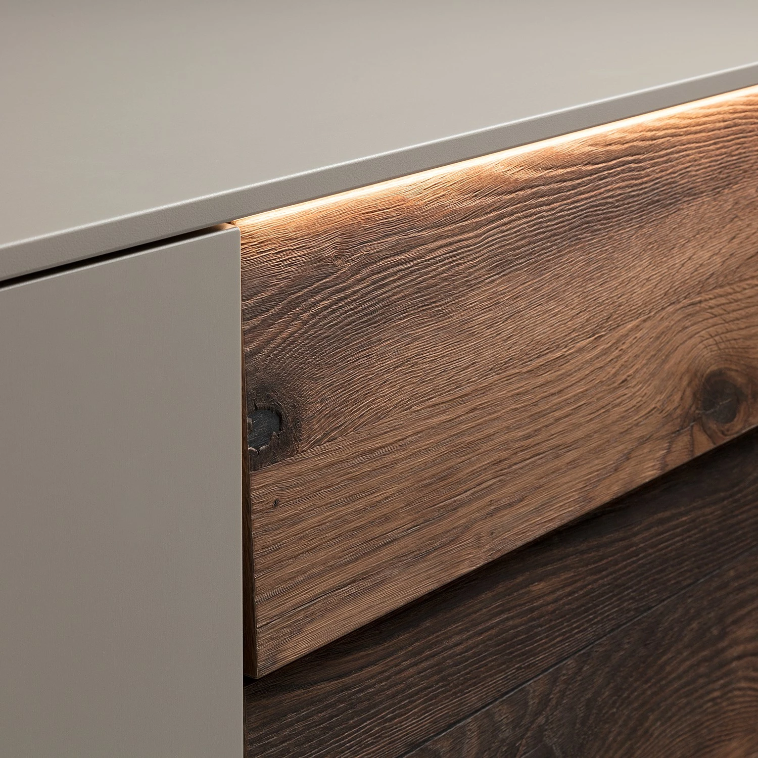 GWINNER Meuble TV Misano - Placage en bois véritable - Gris Sahara / Planches de chêne - Gris Sahara / Poutres en chêne - Avec éclairage 8 GWINNER Meuble TV Misano - Placage en bois véritable - Gris Sahara / Planches de chêne - Gris Sahara / Poutres en chêne - Avec éclairage – Image 6