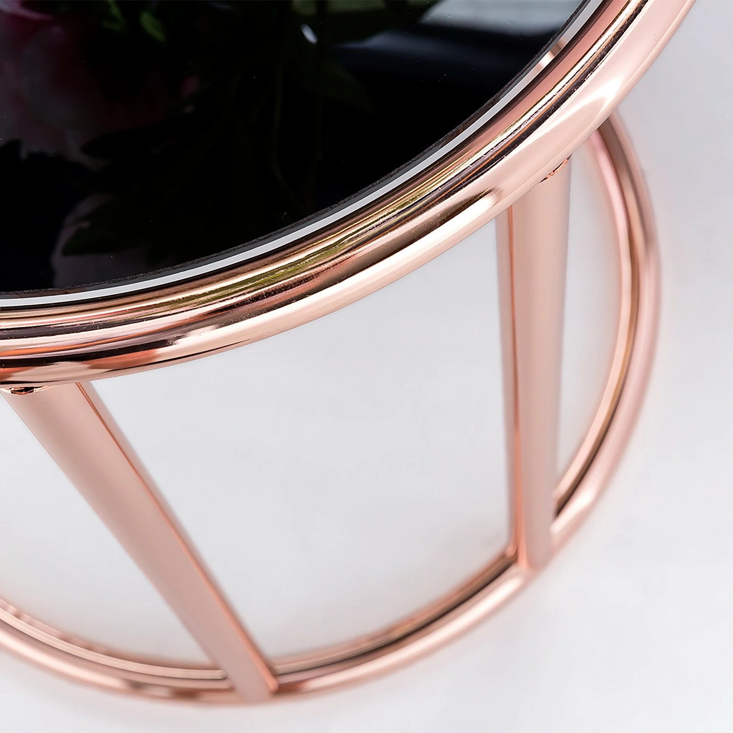 Jack & Alice Bout de canapé Evart - Verre / Métal - Noir / Cuivre 6 Jack & Alice Bout de canapé Evart - Verre / Métal - Noir / Cuivre – Image 4