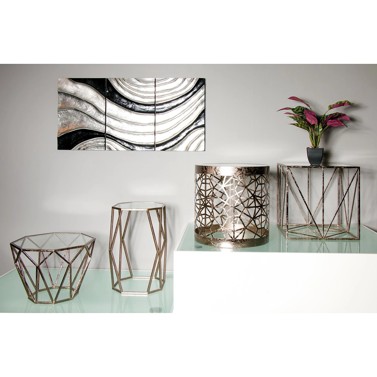 Red Living Bout de canapé Lindsfors V - Verre / Acier - Bronze vieilli 4 Red Living Bout de canapé Lindsfors V - Verre / Acier - Bronze vieilli – Image 2