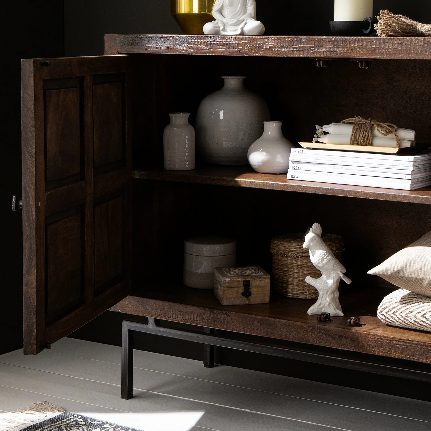 Wolf-Möbel Buffet Carving - Acacia massif / Métal - Acacia / Noir 21 Wolf-Möbel Buffet Carving - Acacia massif / Métal - Acacia / Noir – Image 19