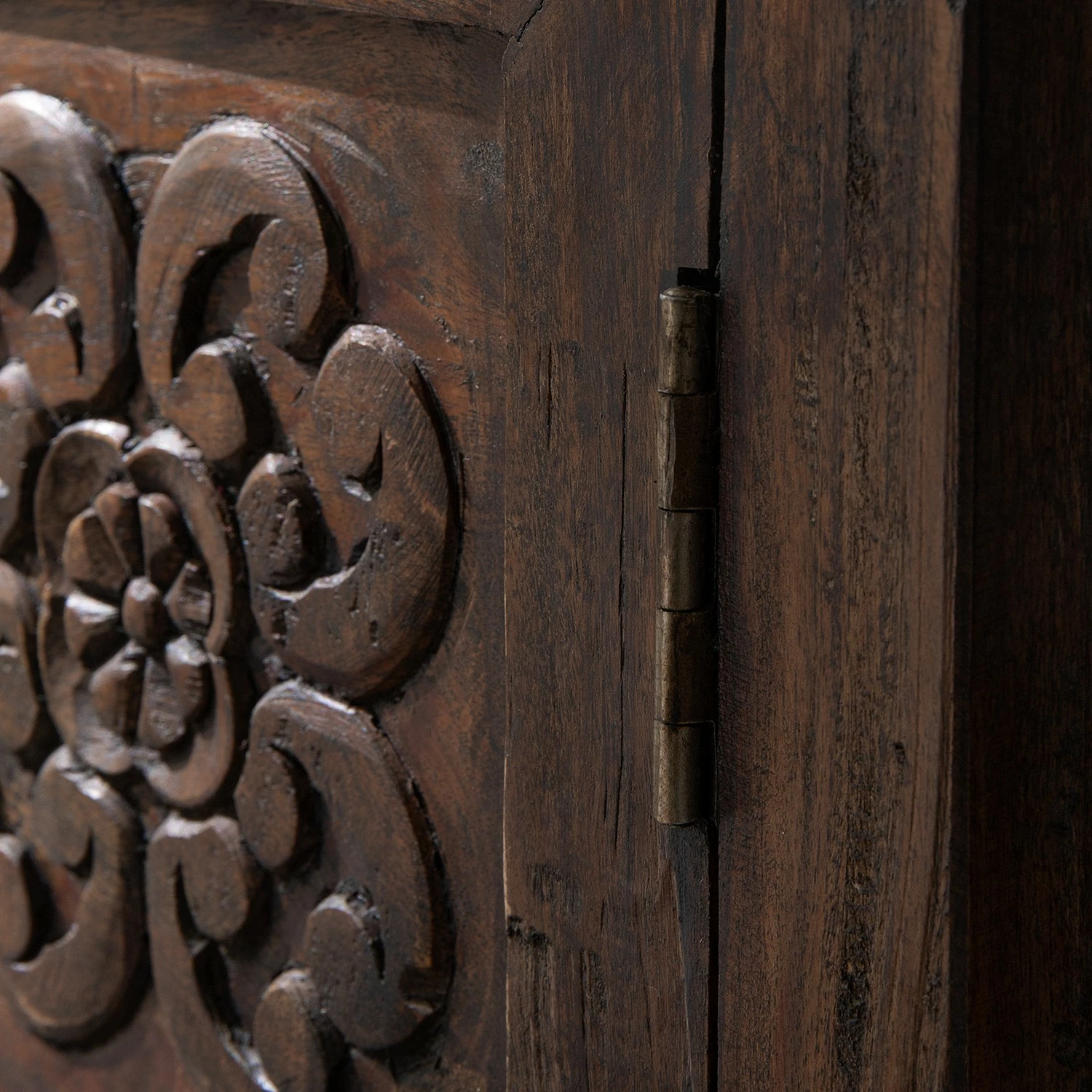 Wolf-Möbel Buffet Carving - Acacia massif / Métal - Acacia / Noir 23 Wolf-Möbel Buffet Carving - Acacia massif / Métal - Acacia / Noir – Image 21