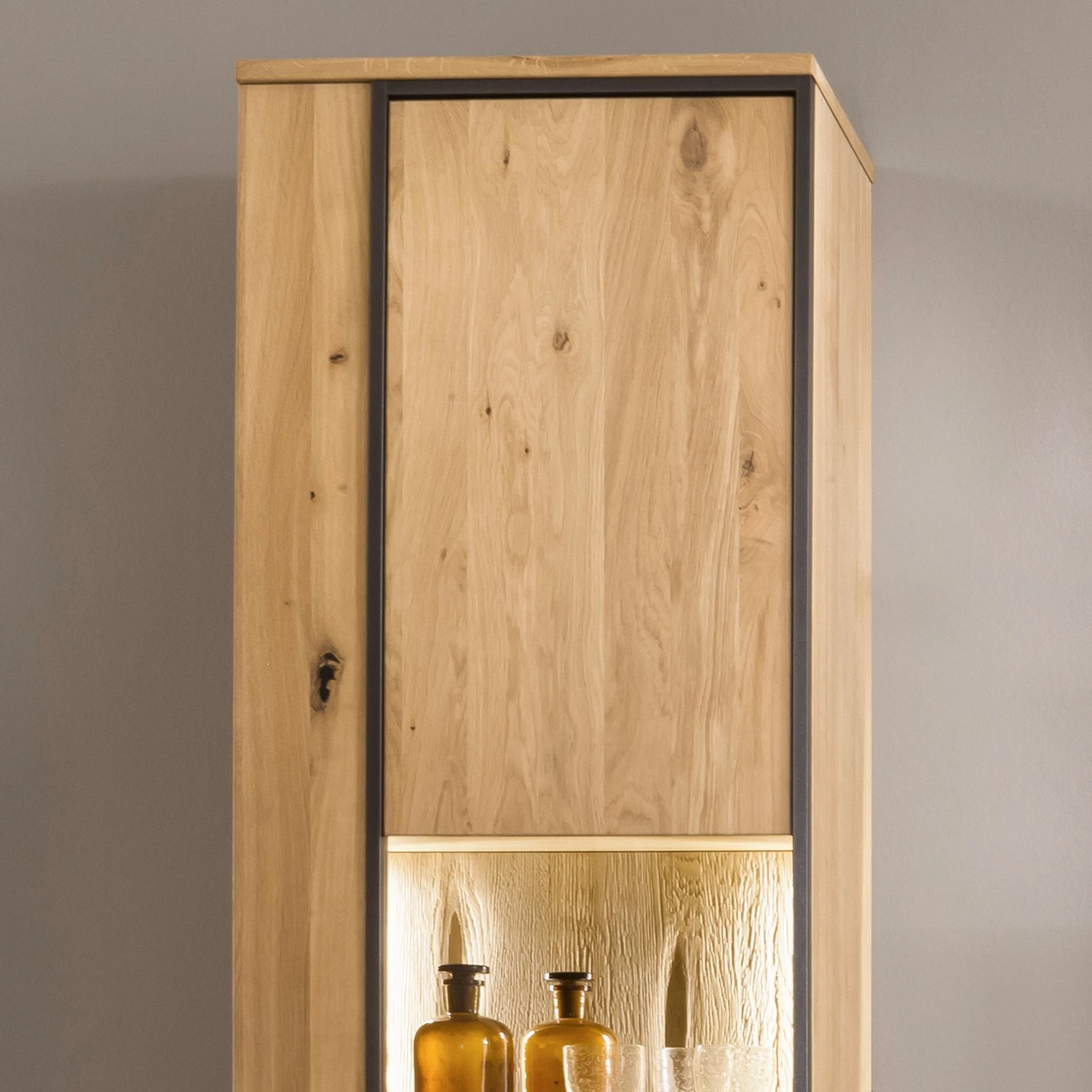 Naturoo Vitrine Doora - Partiellement en chêne à nœuds massif - Chêne à nœuds Bianco / Graphite 11 Naturoo Vitrine Doora - Partiellement en chêne à nœuds massif - Chêne à nœuds Bianco / Graphite – Image 9