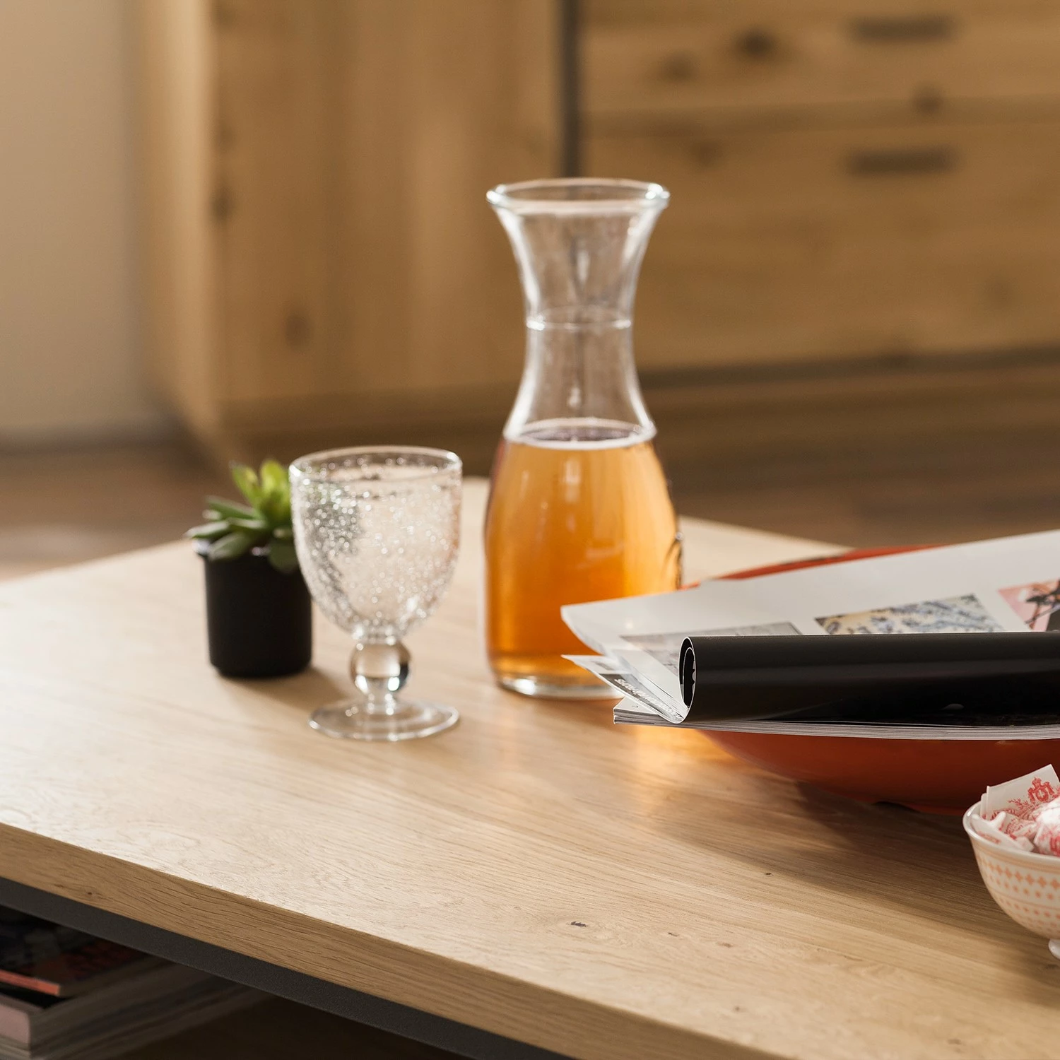 Naturoo Table basse Doora - Partiellement en chêne à nœuds massif - Chêne à nœuds Bianco / Graphite 11 Naturoo Table basse Doora - Partiellement en chêne à nœuds massif - Chêne à nœuds Bianco / Graphite – Image 9