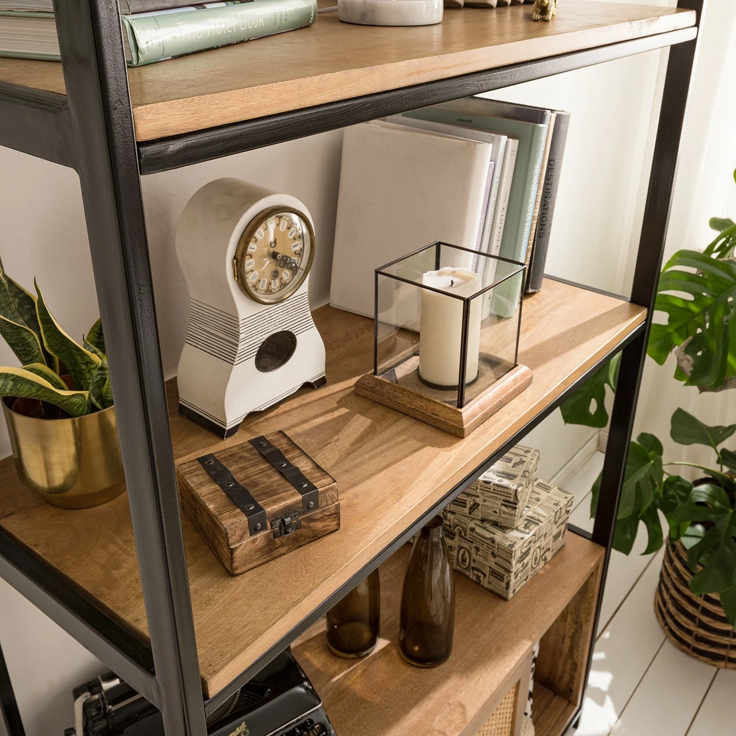 Ars manufacti Étagère Vina - Manguier massif / Métal - Manguier / Noir 18 Ars manufacti Étagère Vina - Manguier massif / Métal - Manguier / Noir – Image 16