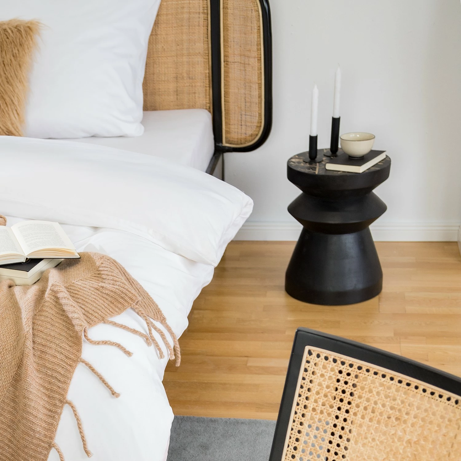 Red Living Bout de canapé Edgewood II - Manguier massif - Manguier noir / Manguier 6 Red Living Bout de canapé Edgewood II - Manguier massif - Manguier noir / Manguier – Image 4