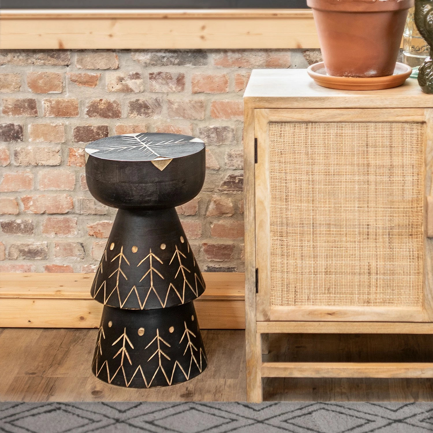 Red Living Bout de canapé Edgewood III - Manguier massif - Manguier noir / Manguier 4 Red Living Bout de canapé Edgewood III - Manguier massif - Manguier noir / Manguier – Image 2