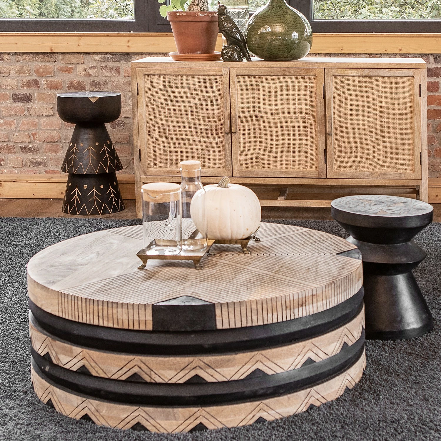 Red Living Bout de canapé Edgewood III - Manguier massif - Manguier noir / Manguier 5 Red Living Bout de canapé Edgewood III - Manguier massif - Manguier noir / Manguier – Image 3