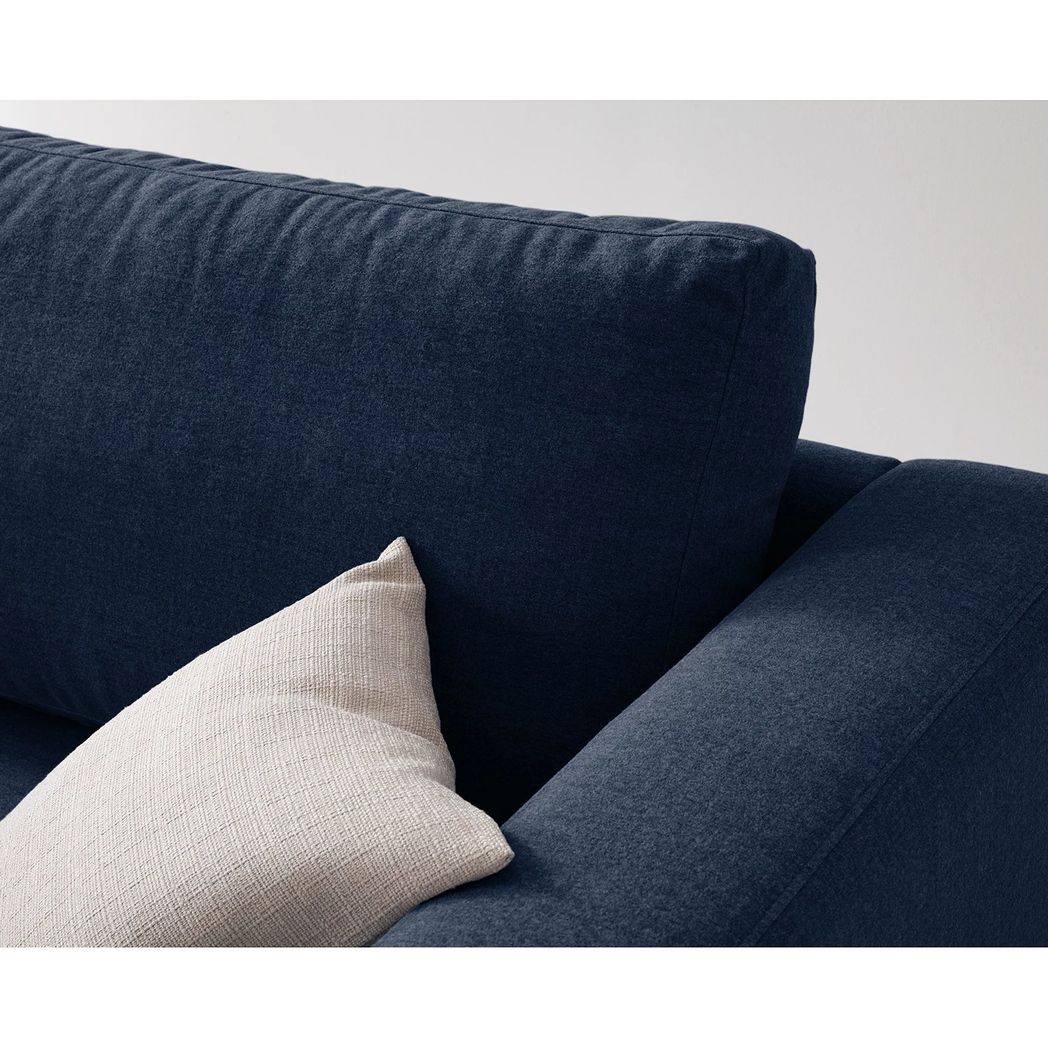 Studio Copenhagen Canapé d’angle COSO Classic ottomane - Tissu Milan : Bleu foncé - Largeur : 238 cm - Méridienne longue à gauche (vue de face) - Coffre de lit - Hêtre 15 Studio Copenhagen Canapé d’angle COSO Classic ottomane - Tissu Milan : Bleu foncé - Largeur : 238 cm - Méridienne longue à gauche (vue de face) - Coffre de lit - Hêtre – Image 13