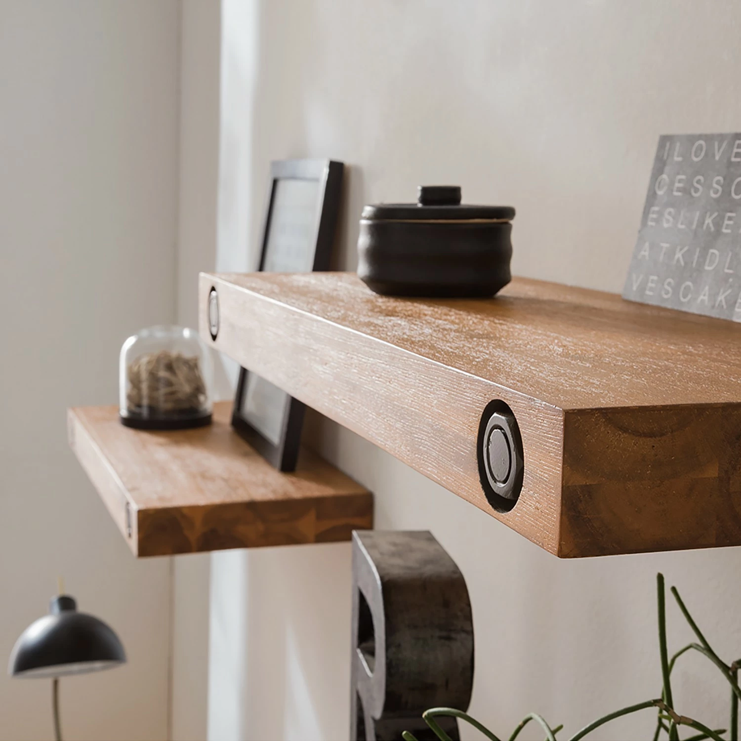 Ars manufacti Tablettes murales Manchester (lot de 2) - Acacia massif - Largeur : 90 cm 6 Ars manufacti Tablettes murales Manchester (lot de 2) - Acacia massif - Largeur : 90 cm – Image 4