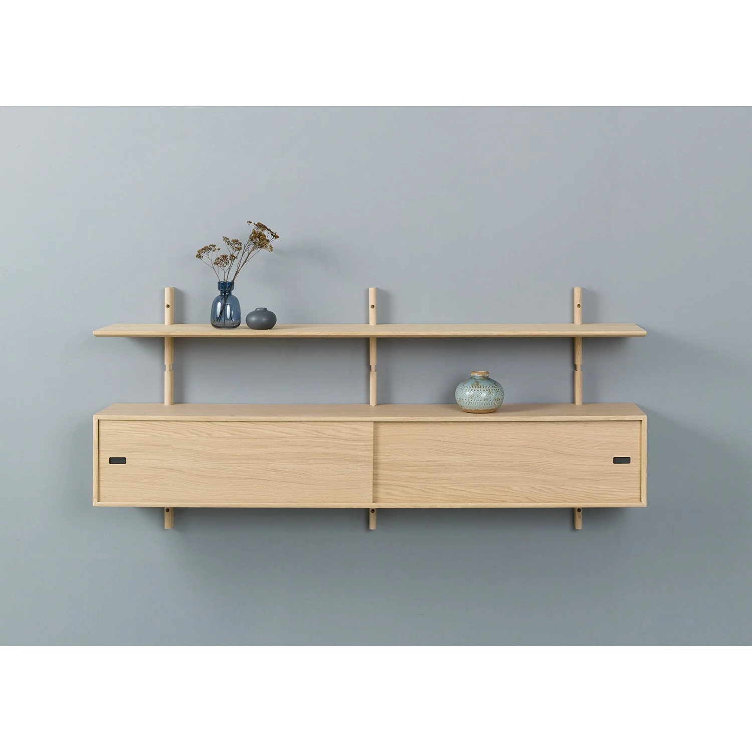 Studio Copenhagen Étagère murale Lautaro III - Partiellement en chêne massif - Chêne clair 5 Studio Copenhagen Étagère murale Lautaro III - Partiellement en chêne massif - Chêne clair – Image 3